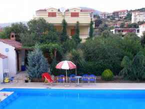 Гостиница Family friendly apartments with a swimming pool Seget Vranjica, Trogir - 7559  Трогир